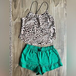 Victorias Secret Woman’s pajama set